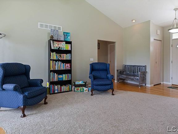 3rd image of 14686 Glenbeigh Ln