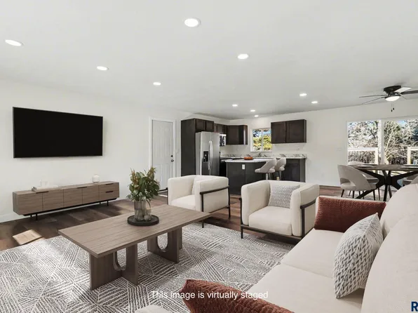 4104 S Hackberry Cir, Sioux Falls, SD 57103