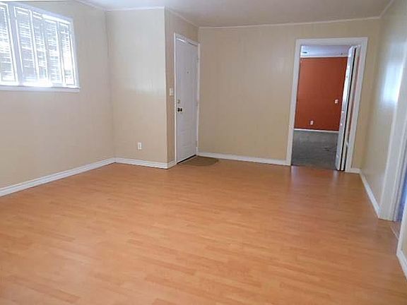 2nd image of 810 W Valley St