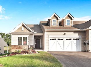 40 Reserve Dr #RE-27, Drums, PA 18222