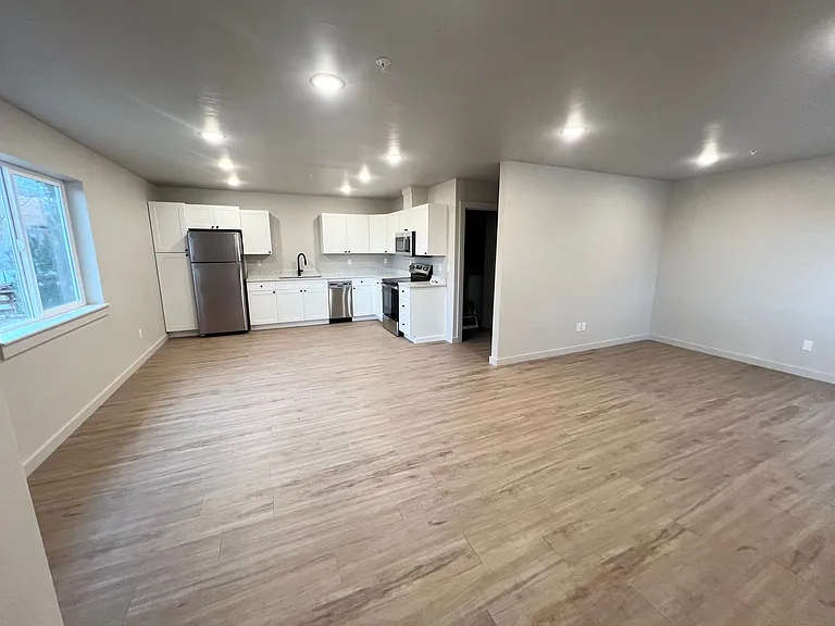 1607 N Willow St — Photo 15