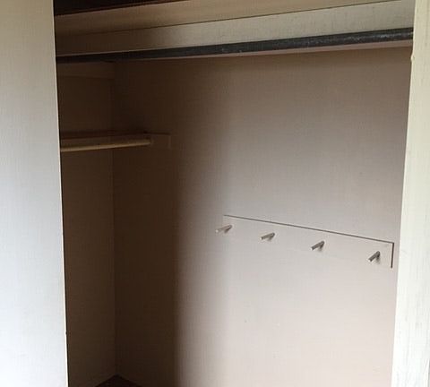 5th image of 207 Lorine St APT B