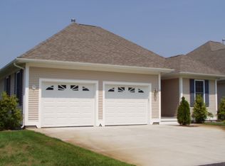 33 Enzo Dr, Coventry, RI 02816