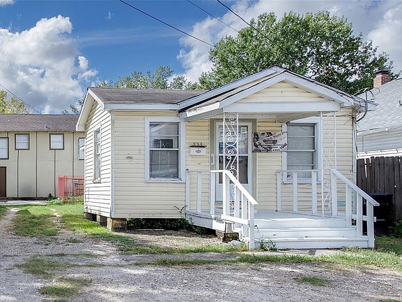 2nd image of 904 Panama St