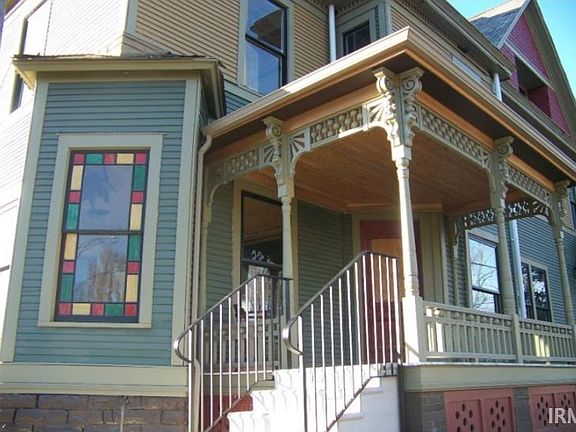 3rd image of 196 E Main St