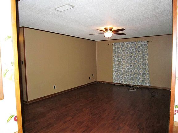 3rd image of 630 Elm Ct