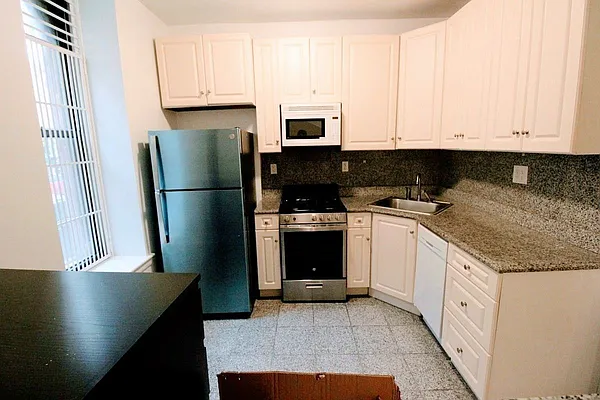 Rented by Luxor Homes & Investment Realty | media 22