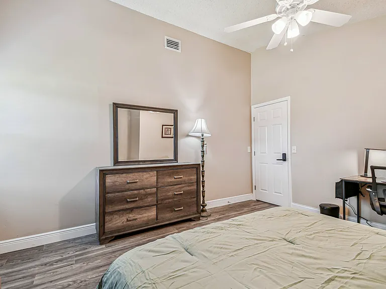 dresser with mirror