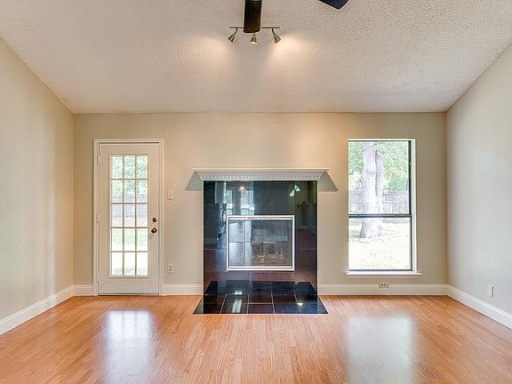 4th image of 3607 Sandhurst Dr