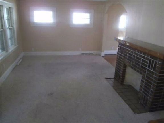 4th image of 841 Ogden Ave