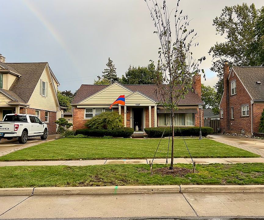 1st image of 1527 Birchcrest Dr