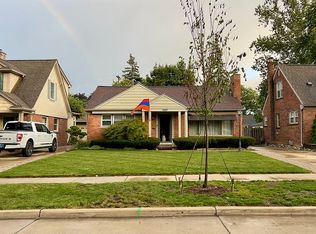 1527 Birchcrest Dr, Dearborn, MI 48124