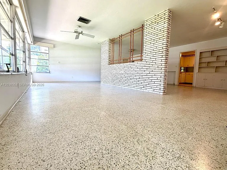1235 Jefferson St — Photo 4