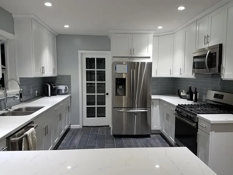 413 Chester Ave #4 — Photo 2