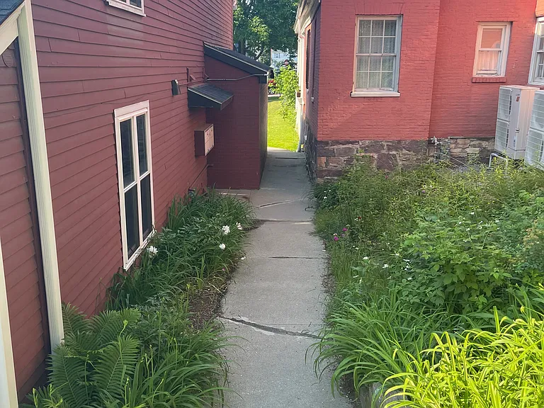 297 College St #C-5 — Photo 18