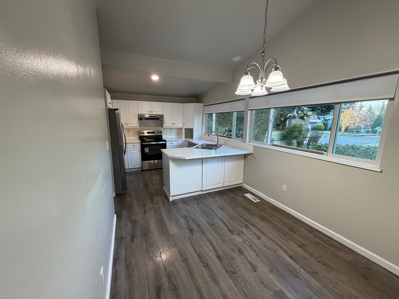 4 bed, 1630 sqft, $4,500 — Photo 2