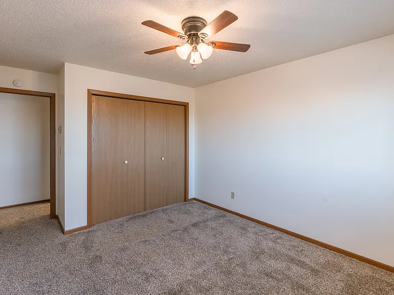 Fargo, ND Auburn II Apartments | Bedroom