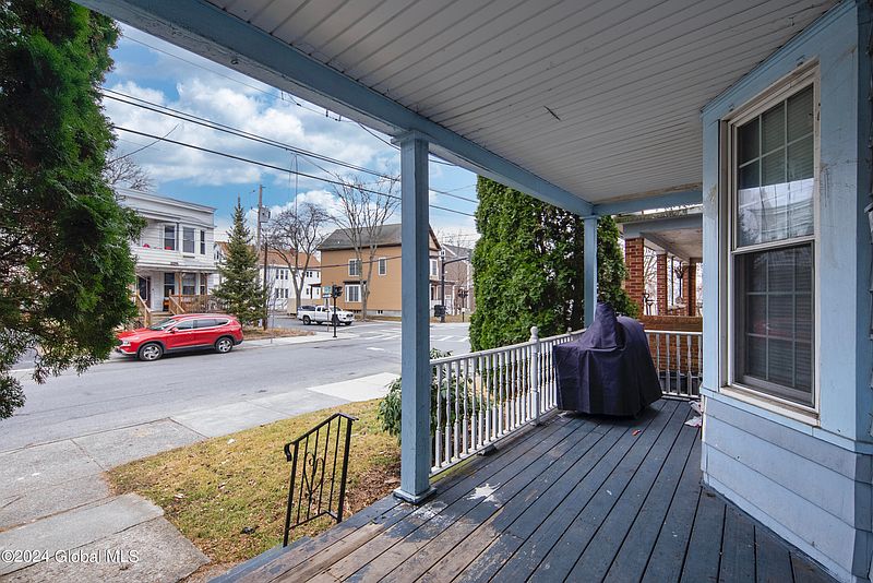 2nd image of 372 2nd Avenue