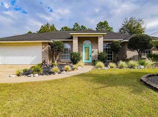 2706 Riverside Landing Dr, Navarre, FL 32566