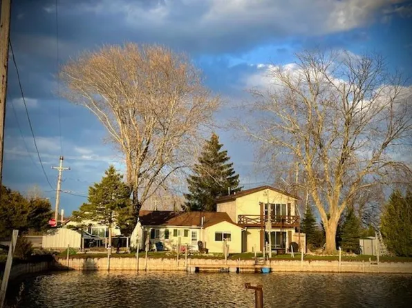 942 S State St, Oscoda, MI 48750