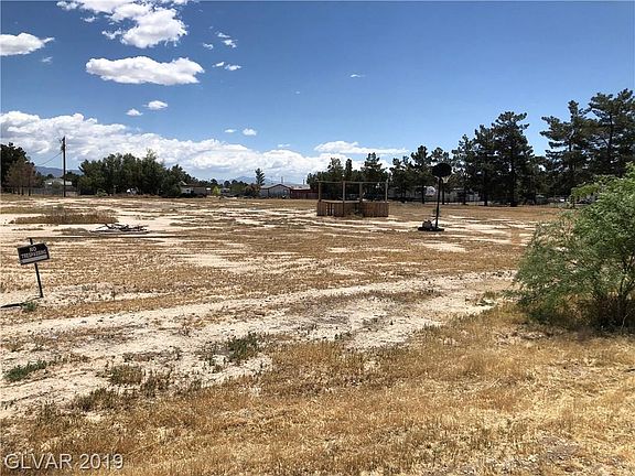 3rd image of 4801 Melissa Ln