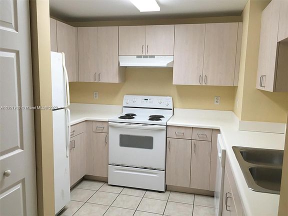 3rd image of 50 Menores Ave APT 714
