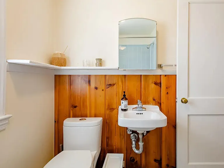 Bathroom #2, upstairs