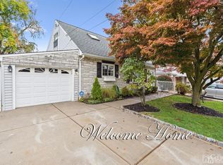 13 Elm Ter, Parlin, NJ 08859