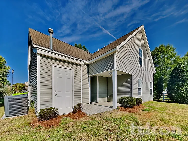 224 Barnevelder Dr — Photo 16