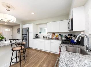 220 Ballwin Ave, Ballwin, MO 63021