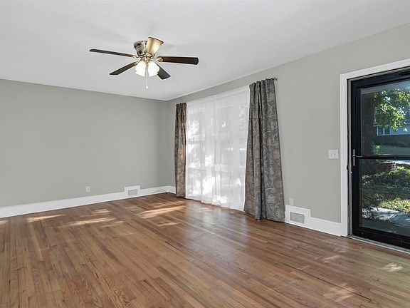 4th image of 1615 Morninghill Dr