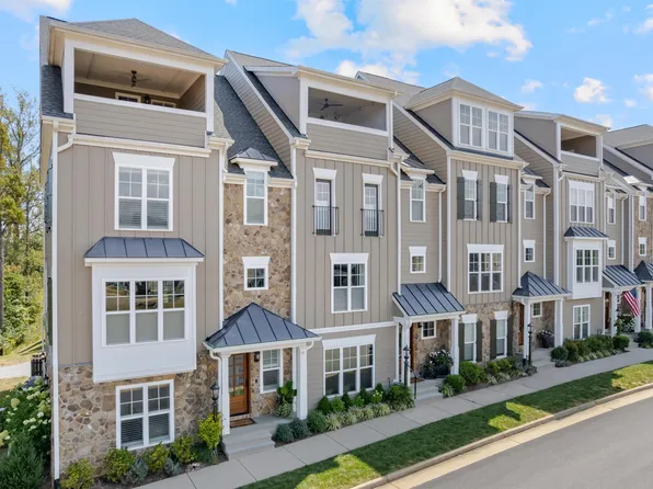 5453 Golf Dr, Crozet, VA 22932