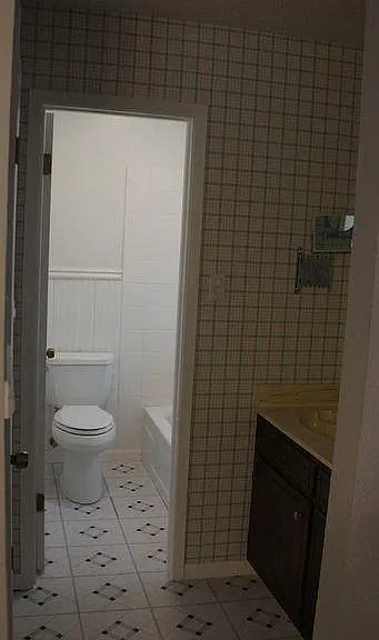 2609 Phelps St — Photo 13