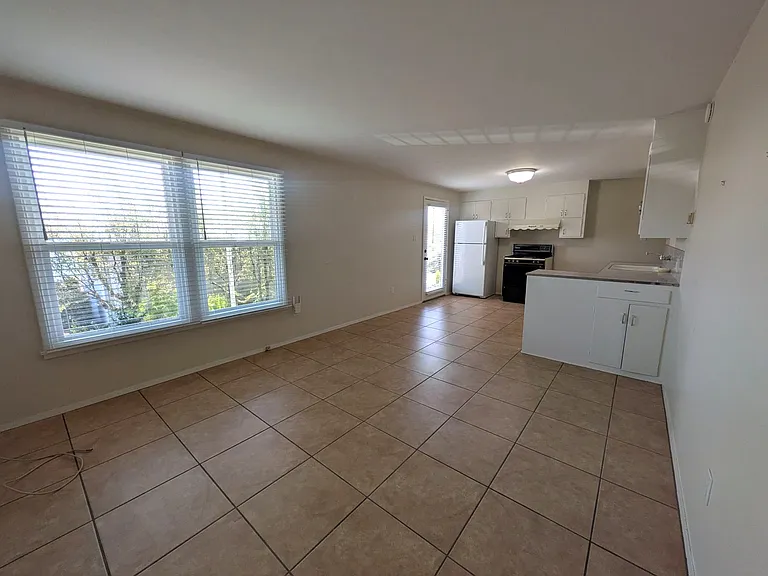 351 Franklin Dr #A — Photo 4
