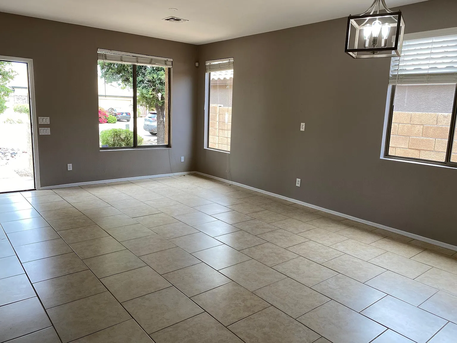 1763 E Wildhorse Pl — Photo 4