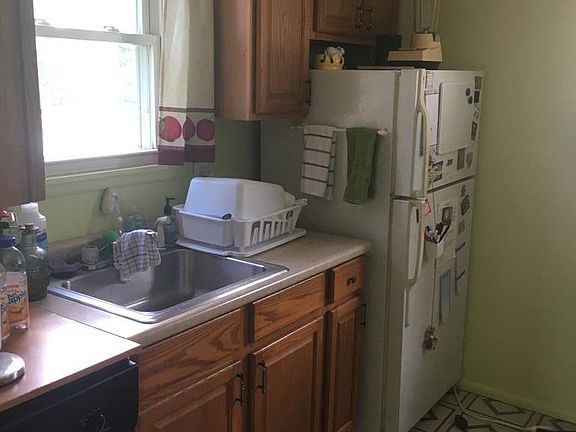 3rd image of 9 Underwood Ave