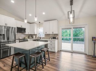 9616 Minnesota Ln N, Maple Grove, MN 55369