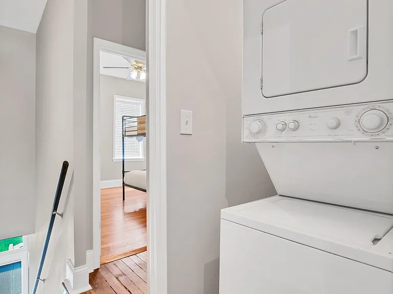 927 S Sarah St #B — Photo 19