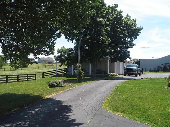 1178 view of shop building