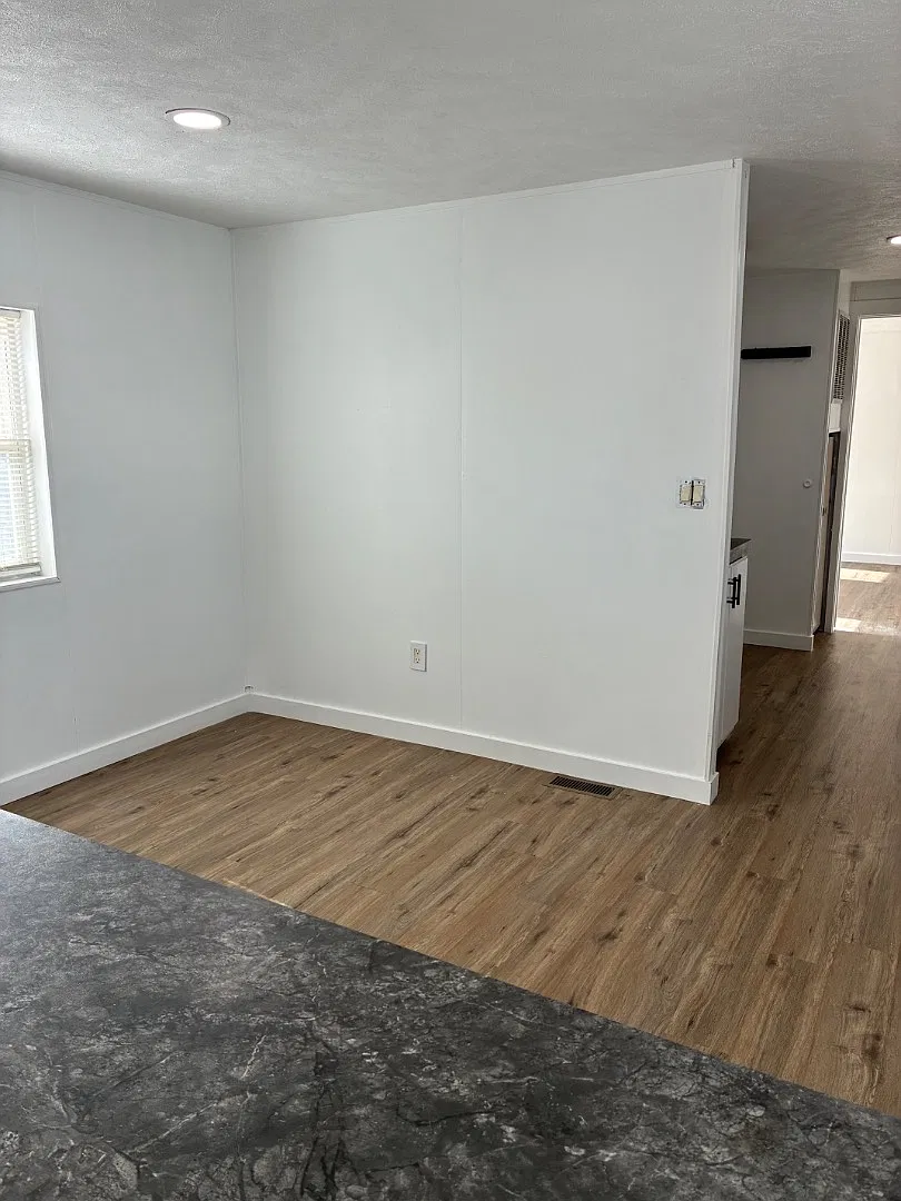 509 S H St — Photo 3