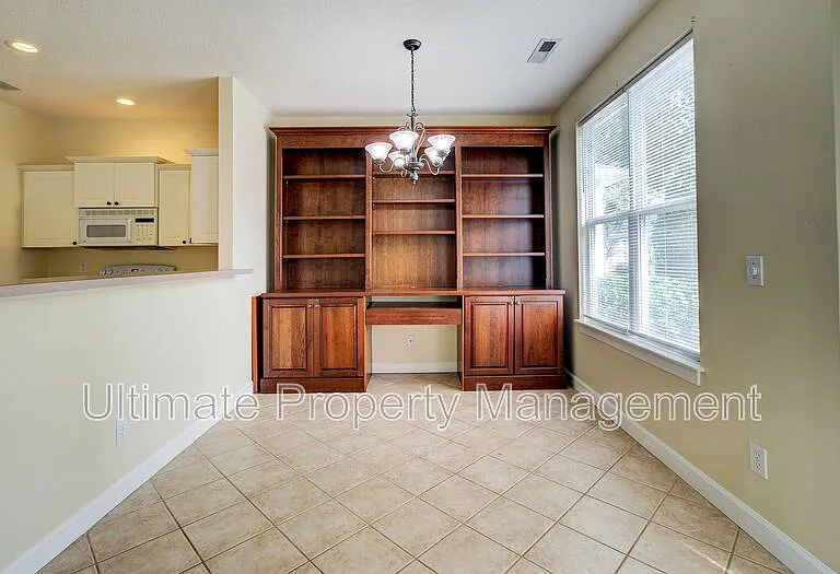 321 S Kerr Ave #102 — Photo 3