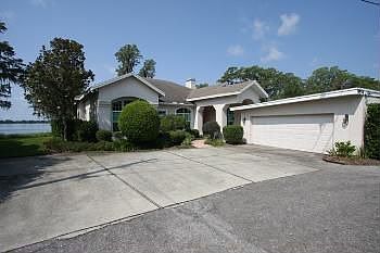 1st image of 9514 Colony Dr