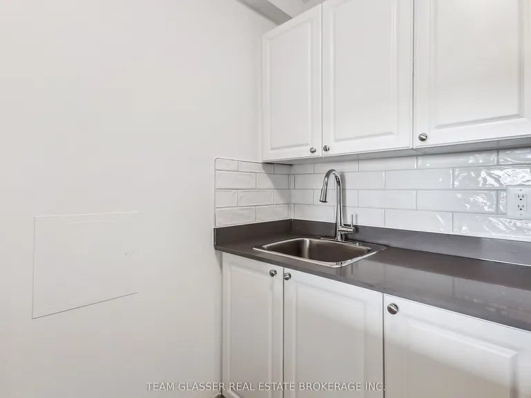 21 King St #1201 — Photo 6