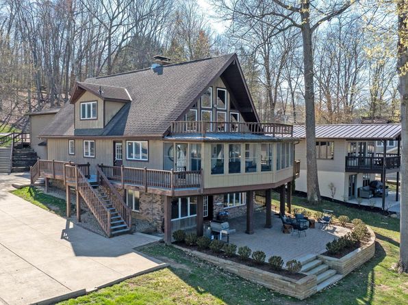 489 Lakeview Heights Dr, Howard, OH 43028