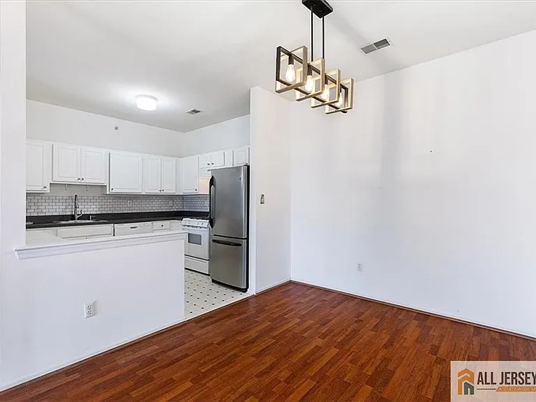 932 Del Negro Ct #932 — Photo 7
