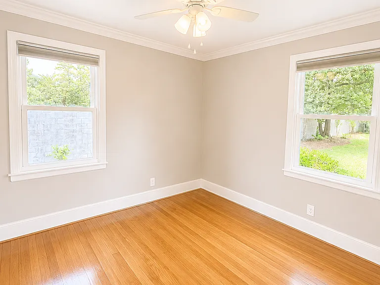 250 Castle Dr — Photo 13