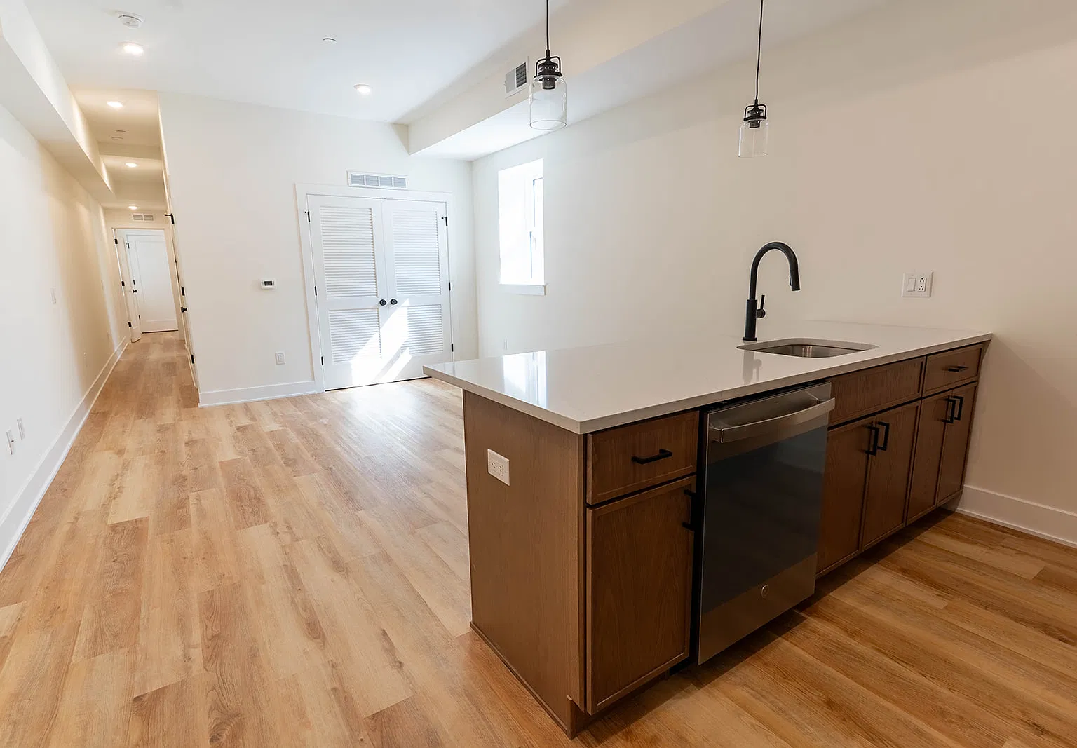 3 bed, $3,000 — Photo 3