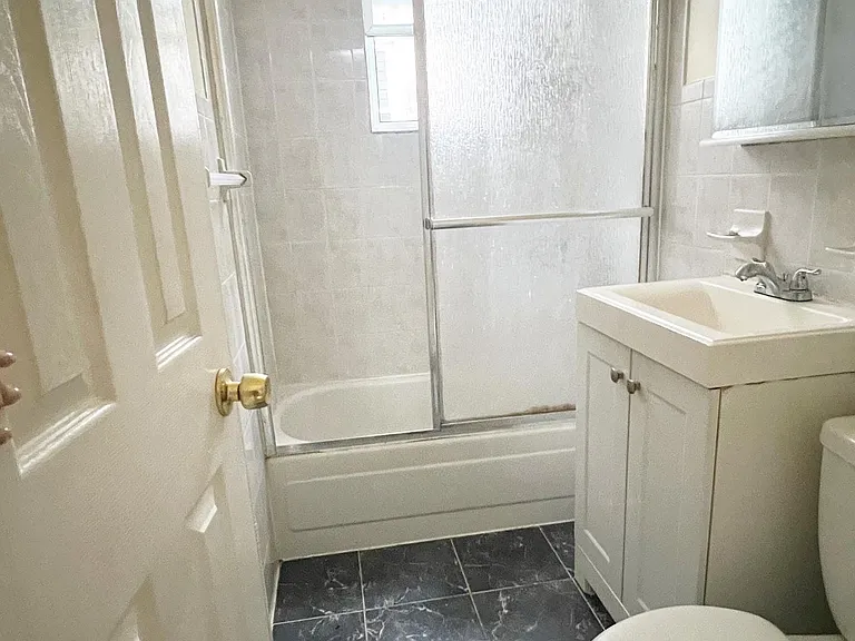25-27 46th St #2F — Photo 4