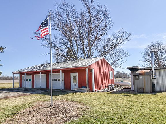 5th image of 250 S Centennial Rd