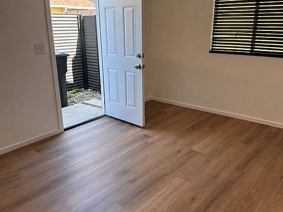 Entrance / Living area